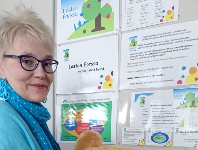Tiina Kemppainen suunnittelemassa LastenForssaa