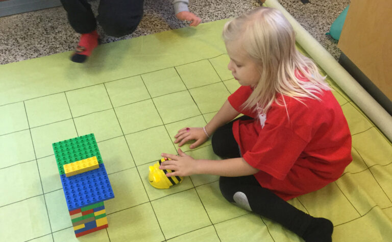 Robottien kaksintaistelua Lasten Forssa Juhlaseminaarissa 30.10.2017